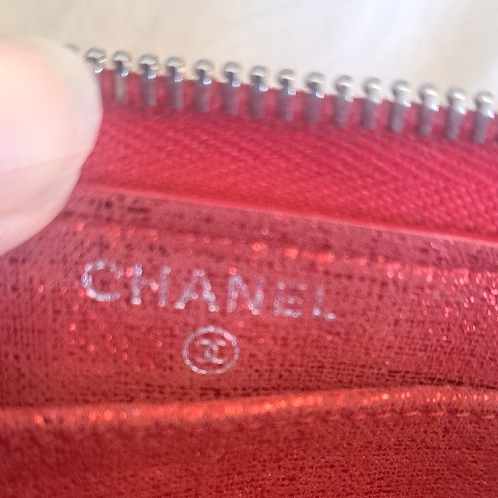 Authentic Chanel Red Quilted Zippy Wallet - Picture 5 of 11